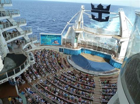 Balcony Cabin 11329 on Oasis of the Seas, Category BV