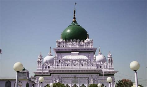 Why Holi in This Lucknow Dargah is Unique? Know Here | India.com