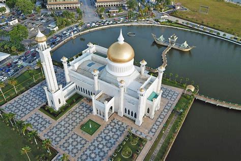 Omar ‘Ali Saifuddien Mosque - Brunei Tourism Official Site