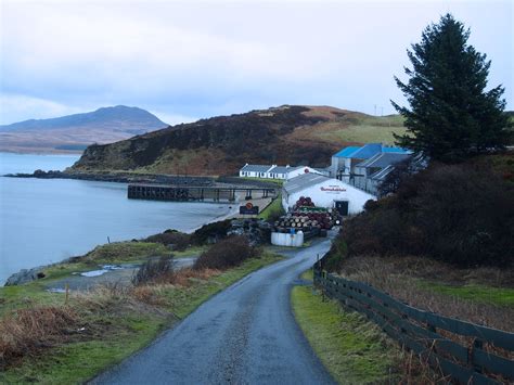 Miss Whisky Bunnahabhain Distillery - Miss Whisky