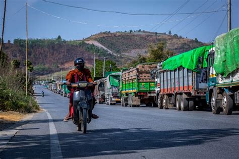 Devalued Kyat currency stops trade at Myanmar-China border — Radio Free ...