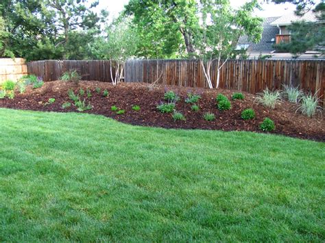 Front Yard Landscape Berms And Mounds - Revive your landscaping and bring new life to your curb ...