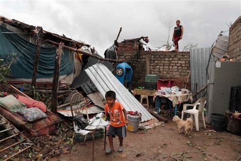 Hurricane Willa brings torrential rain, damage to parts of Mexico | CBC ...