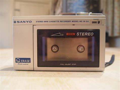 Sanyo stereo portable cassette recorder with built in speakers Cassette Recorder, Ingersoll ...