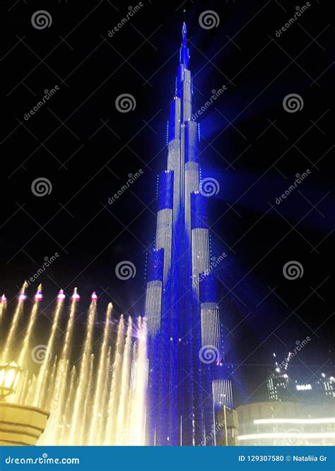 DUBAI, UAE -March 8, 2018. Laser Show at the Burj Khalif Tower B Editorial Image - Image of ...