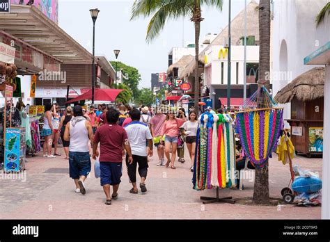 Playa del carmen 5th avenue hi-res stock photography and images - Alamy