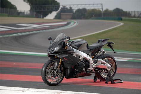 Aprilia RSV4 1100 Factory