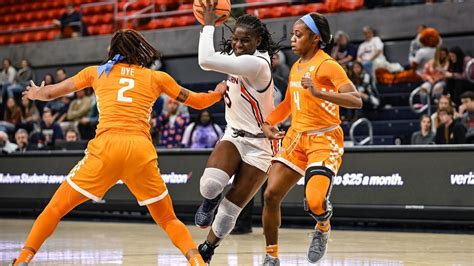 Auburn women's basketball stuns No. 4 Tennessee, hands Volunteers first SEC loss of the season ...