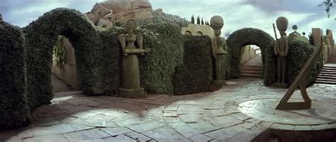 Labyrinth. Movie Sets And Backgrounds. | Labyrinth movie, Labyrinth 1986, Labyrinth