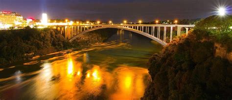 Take a walk across the Rainbow Bridge between two Niagara Falls | insauga