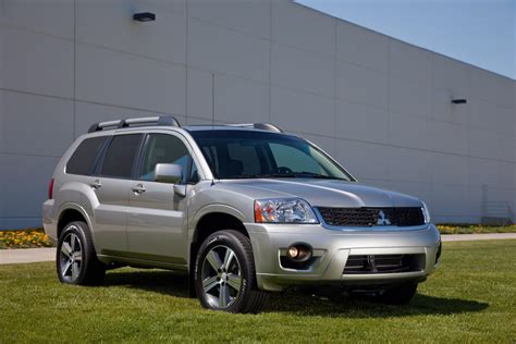 2010 Mitsubishi Endeavor News and Information