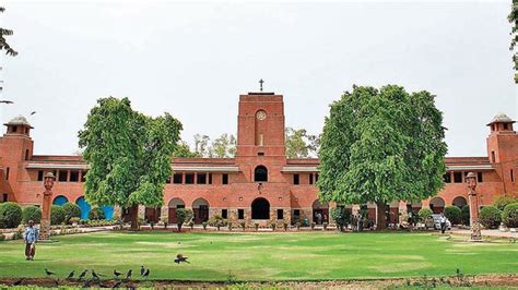 List of Top Arts Colleges in India: Check Estimated Fee & Admission Process - Collegejolt