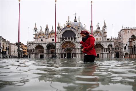 Venice Mayor Blames Climate Change for Record High Tide and Flooding