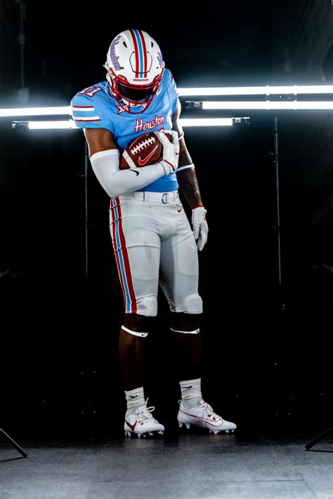 Houston Cougars football unveils baby blue alternate uniforms honoring ...