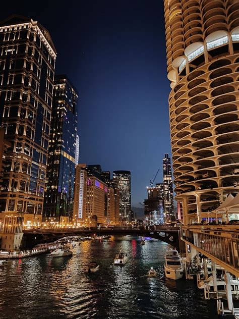 Chicago river at night – Artofit