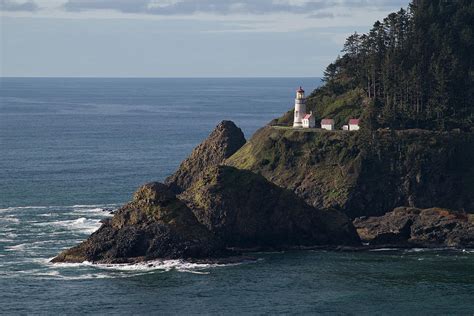 Heceta Head Lighthouse Photograph by HW Kateley - Fine Art America