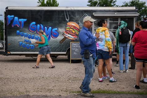 Sioux Falls food trucks host 'Feeding the Homeless' event