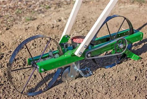 Hoss Garden Seeder Review for 2024 (In-depth Analysis)