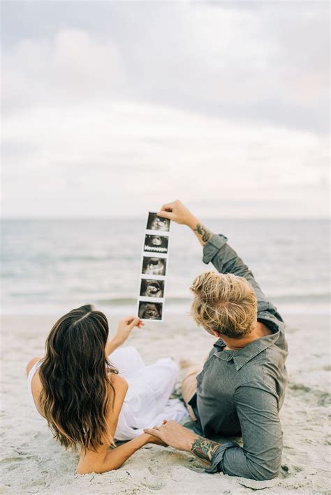 OUR PREGNANCY ANNOUNCEMENT PHOTOS AT THE BEACH - Allie Wears: A Raleigh-Based Life and Style Blog