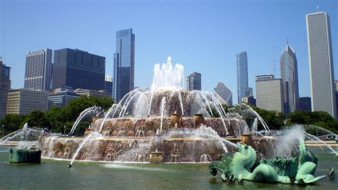 Buckingham Fountain Water Show | Broke Tourist