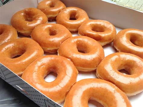 #KrispyKreme: Get A Whole Dozen Of Original Glazed Free On 12th Jan 2016 - Hype MY