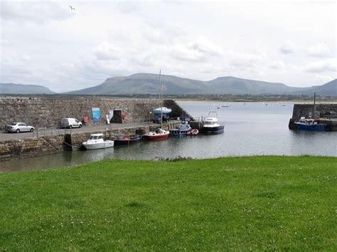 The mouth of Mullaghmore Harbour © Eric Jones :: Geograph Ireland