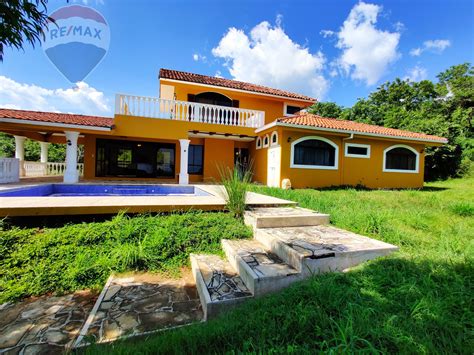 Beachfront House in Monte Cristo, Leon - RE/MAX Nicaragua Real Estate