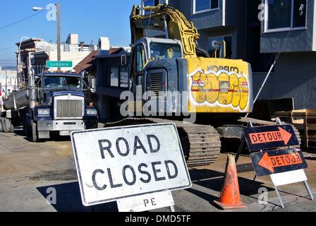 Road closed / detour sign - USA Stock Photo: 51341303 - Alamy