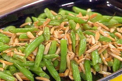 French Cut Green Beans with Almonds and Fried Onions Recipe | Rachael Ray | Food Network