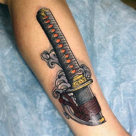 34 Tatuajes de katanas (Con el significado)