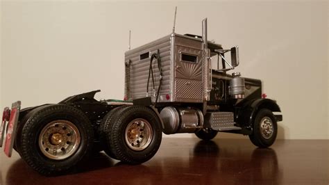 Peterbilt 359 finally finished - Model Trucks: Big Rigs and Heavy ...