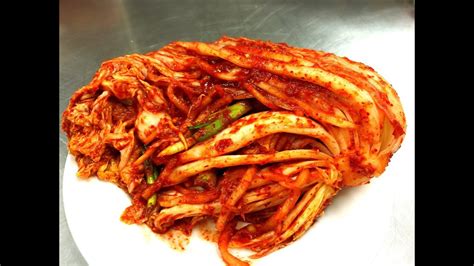 The Best Korean Kimchi Recipe 韓國泡菜, The National Dish of Korea! - YouTube