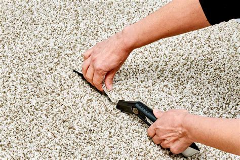 How to Cut Carpet for Installation and Removal