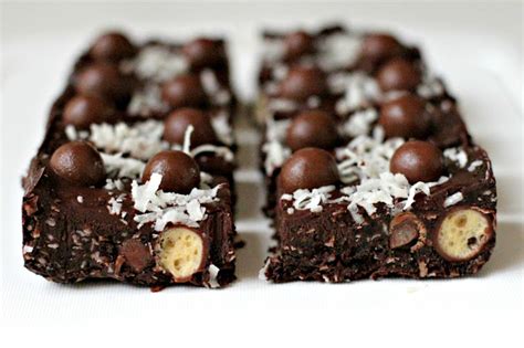 Milk and Honey: No-Bake Fudge Brownies