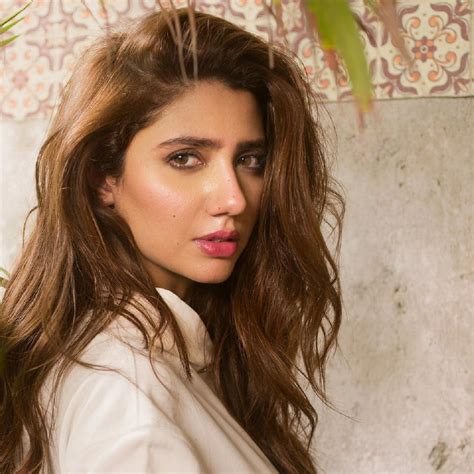 Mahira Khan Biography, Biodata, Wiki, Age, Height, Weight, Affairs & More