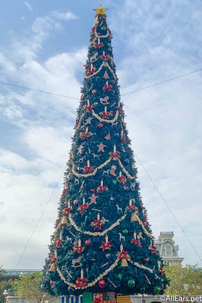 PHOTOS: Go on a 2020 Walt Disney World Christmas Tree Tour! - AllEars.Net