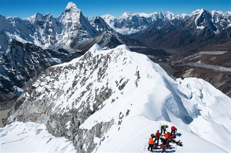 Island Peak– Nepal, Asia 6,189m / 20,305ft. - Madison Mountaineering