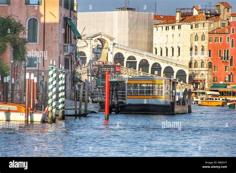 Rialto Bridge Over Grand Canal Stock Photo - Alamy