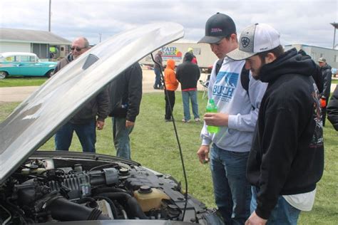 46th Annual Auto Swap Meet and Car Show draws classic car enthusiasts ...