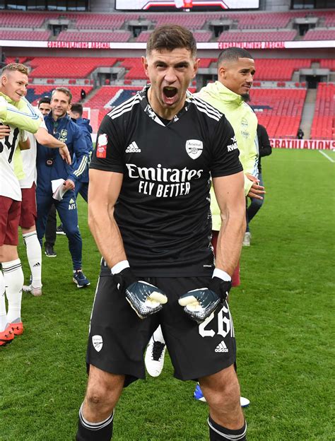 Emiliano Martínez, héroe en la consagración de Arsenal en la Community Shield - TyC Sports