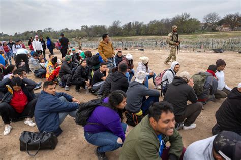 Texas Sends Immigrants on Flight to Chicago