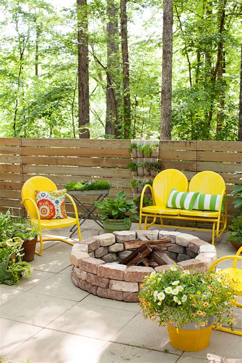 25 Backyard Decorating Ideas - Easy Gardening Tips and DIY Projects