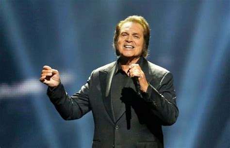 Engelbert Humperdinck Tickets | Engelbert Humperdinck Tour Dates 2023 and Concert Tickets - viagogo