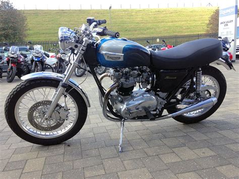 1981 Bonneville T140 rebuilt and restored using loads of upgraded parts. | Triumph motorbikes ...