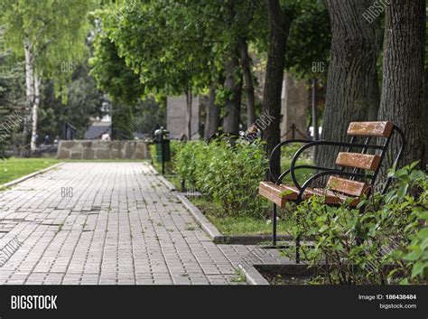 Empty Bench Empty Park Image & Photo (Free Trial) | Bigstock