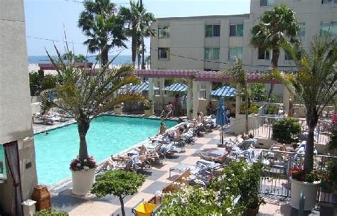 JW Marriott Santa Monica Le Merigot, Santa Monica, CA - California Beaches