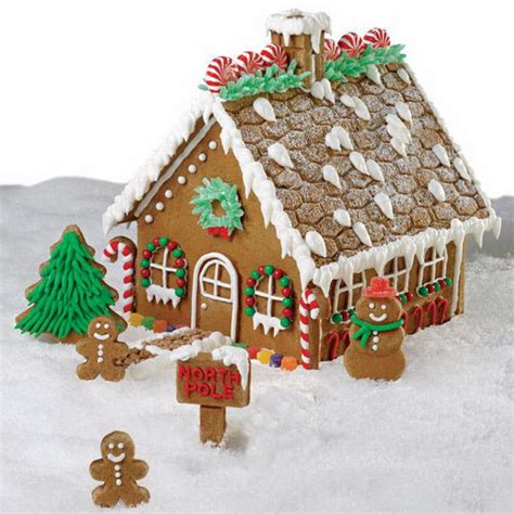 Amazing Traditional Christmas Gingerbread Houses - family holiday.net ...