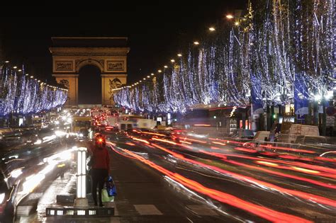 Christmas in Paris – the City of Lights | TravelVivi.com