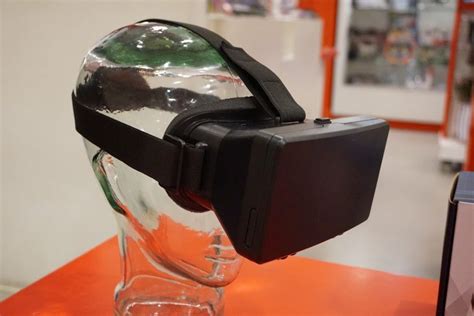 The Use Of VR Headsets In Art. – The New Dealer