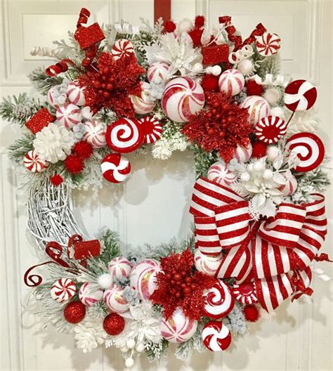 18 Delicious Candy Cane Christmas Wreaths | HomeMydesign